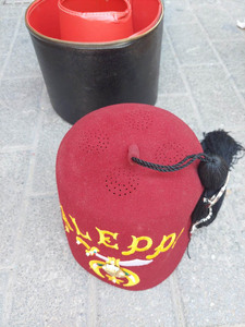 Chapeau Fez Maçonnique Shriners Personnalisé 2026 en Silicone avec Dentelle, Strass, Fils Dorés et Porte-Pompon - Product Image 3