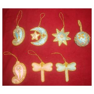 Adornos Colgantes de Diseño Indio con Bordado Zari de Múltiples Formas y Trabajo con Cuentas para Decoración de Árboles de Navidad - Product Image 1