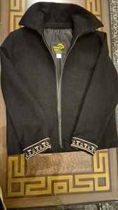 Veste d'hiver en laine mélangée noire avec col brodé de perles, écologique, fabriquée par Champ King au Pakistan - Product Image 2