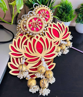 Lotus Shubh Labh Art Déco Perles en Bois 2pcs Étagère Murale Suspendue Décoration Maison Entrée Cadeau Mariage Diwali Nouvel An Chinois