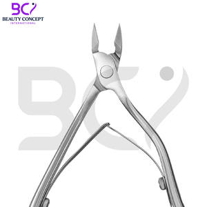 Pince à cuticules professionnelle en acier inoxydable à lame courbée avec poignée antidérapante – Outil de manucure et pédicure de précision durable – Le meilleur pour les ongles - Product Image 5