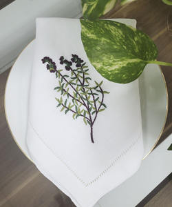 Broderie personnalisée conception de romarin violet serviette de table de haute qualité lavable en lin ourlet serviette de table pour la maison hôtel événements - Product Image 4