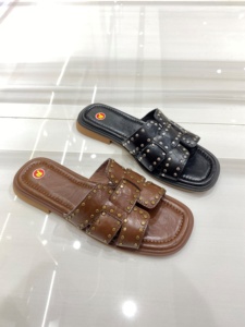 Ciabatte Estive Personalizzabili da Donna <span class=keywords><strong>con</strong></span> <span class=keywords><strong>Borchie</strong></span>, <span class=keywords><strong>Sandali</strong></span> Piatti <span class=keywords><strong>con</strong></span> Punta Quadrata in PU, Chiusura Slip-On, Servizio OEM/ODM - Product Image 5