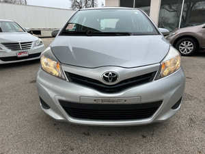 Voiture d'occasion de qualité et abordable, Toyota Yaris 2014, conduite à gauche - Product Image 3