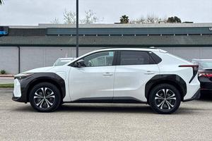 Toyota. bZ4X XLE 2023 d'occasion - Product Image 2