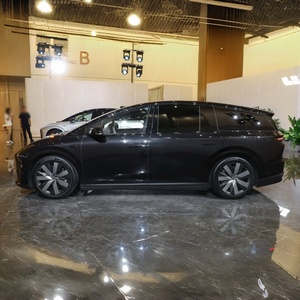 I8 Nouvelle Énergie SUV Purement Électrique Édition Standard 720km 4x4 5 Portes 6 Places Véhicule Électrique d'Occasion Li Auto 2025 200-250kW 50-70kWh à Vendre - Product Image 3