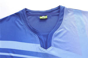 Maillots de football pour femmes personnalisés de haute qualité Kit d'entraînement Vêtements de sport pour clubs de football - Product Image 6