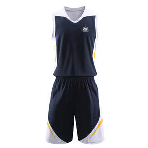 Uniforme de basket-ball en polyester 100%, tissu léger et respirant, idéal pour les mouvements rapides et les matchs intenses - Product Image 1