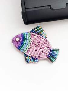 Breloque de sac en forme de lys perlé, broderie artisanale, porte-clés, accessoire de sac à main - Product Image 5