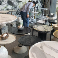 Table basse en marbre nordique, salon, canapé, côté, quelques tables basses rondes modernes de luxe, petite table ronde