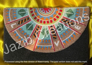 Nouvel arrivage de sac à bandoulière de créateur avec perles pour femmes pochette à chaîne personnalisable avec fermeture à bouton sacs à main en perles de rocaille souples sacs à main - Product Image 5