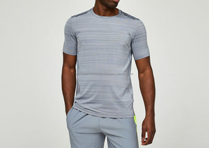 ชุดเสื้อยืดคอกลมพิมพ์ลายเข้ากับทุกชุดลายกราฟิก - Product Image 4