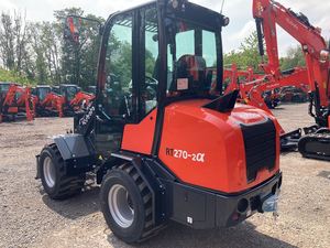 Chargeuse sur pneus Kubota RT270-2A, pelle frontale, 25 ch, transmission hydrostatique avec pompe, vitesse de déplacement sur route de 20 km/h - Product Image 5