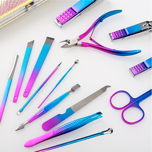 Nouveaux kits de manucure 7 pièces Finition polie Fabriqués en acier inoxydable à haute teneur en carbone Ensembles de manucure et de pédicure personnalisés - Product Image 6