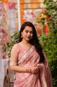 เสื้อส่าหรีผ้าโปร่งบางเนื้อนุ่มที่เป็นที่ต้องการสูงสำหรับผู้ใหญ่สวมใส่เป็นครั้งคราวสวยงามด้วยงานปักด้ายหลากสีลดราคา - Product Image 2