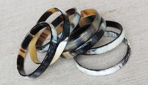 Bracelets en corne de buffle naturelle, fabrication artisanale de bijoux en corne de buffle - Product Image 2