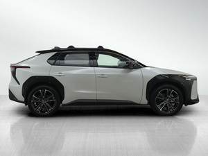 TOYOTA BZ4X LIMITED 2023 D'OCCASION - PRÊT À ÊTRE EXPÉDIÉ - Product Image 5