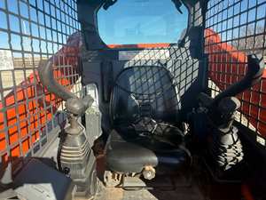 Chargeuse compacte Kubota SSV75 à vendre - Product Image 3