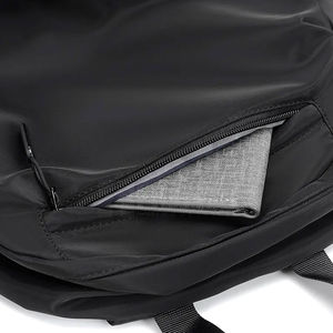 กระเป๋าเป้สะพายหลังกันขโมยแบบกำหนดเองได้ ลายทาง ผ้าโพลีเอสเตอร์ สำหรับใส่แล็ปท็อป เหมาะสำหรับธุรกิจและออกกำลังกาย พร้อมคุณสมบัติกันน้ำและความจุขนาดใหญ่ - Product Image 3