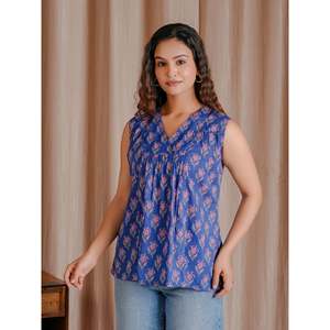 Haut court en coton Mulmul imprimé bleu, tissu tissé respirant, confortable, haut en coton Butti - Product Image 4