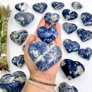 Prix de gros en usine Cristaux de pierre naturelle Agate Sodalite Puffy en forme de coeur Pierre précieuse de guérison Religieux Feng Shui Amour en vrac - Product Image 1