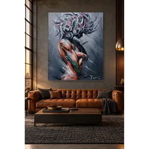 Impression sur toile Fida : Femme avec motif de pinceaux sur fond gris - Product Image 1