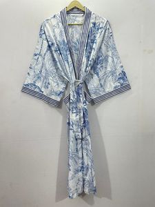 Robe Kimono en coton pour femme Robe de nuit confortable Robe de demoiselle d'honneur Robe de chambre Beachwear Handmade Robe - Product Image 4