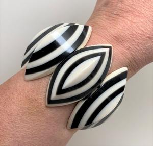 D-Design Bracelet de mode en résine pour la méditation, le yoga, la pratique spirituelle-pour l'amélioration spirituelle - Product Image 3