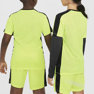 Maillots de football en gros | Uniformes de football personnalisés OEM/ODM | Usine de kits de vêtements d'équipe et fournisseur du Pakistan - Product Image 2