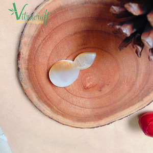 Support de baguettes de qualité supérieure. Porte-baguettes en forme de gourde à vin, repose-cuillère. Fabriqué à partir de nacre jaune de haute qualité. Fait à la main Vietnam Sûr à utiliser - Product Image 1