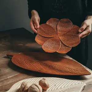 कई आकार की रचनात्मक रसोई आपूर्ति के साथ अनुकूलित ठोस मिठाई नारियल की लकड़ी की प्लेट के लिए अच्छी कीमत