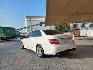 SUV C300 2024 Usado de Segunda Mano, Volante a la Izquierda, Asientos de Cuero, Neumáticos R17, Techo Solar Automático, Cámara Trasera 360, Emisión Euro IV, 4.1-6L 4 - Product Image 4