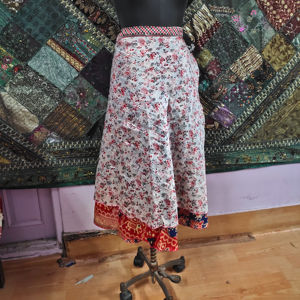 Jupe portefeuille en soie vintage élégante avec imprimés floraux Longueur au sol Léger Fluwy Confortable Boho Chic Fashion - Product Image 1