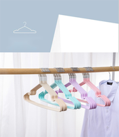 Cintre à vêtements simple et sans couture pour la maison, en métal, pour adulte, 40 g, antidérapant, avec rainure, cintre en plastique trempé