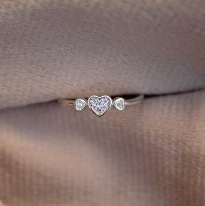 Anillo con forma de corazón hecho a mano de Plata de Ley 925 con anillo de propuesta fina elegante de Zirconia cúbica - Product Image 1