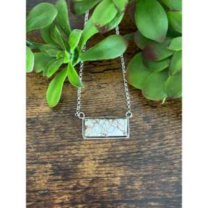 สร้อยคอรูปม้าป่าจากเซาท์เวสต์ ประดับด้วยหินฝังในกรอบเงินสเตอร์ลิง - Product Image 1