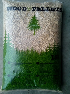 ¡OFERTA! Leña de Pino y Abeto Europea de 6mm y 15Kg para Calefacción, 0.5% Ceniza, 0.5% Humedad - Product Image 1