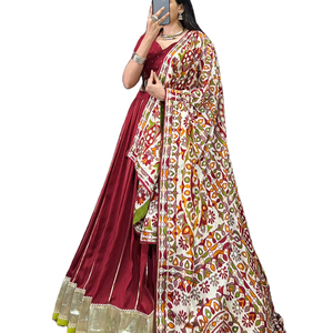 Nouveau travail de tissage lourd pur Chanderi Zari avec la collection Navratri de retouche de dentelle de conception en relief - Product Image 1