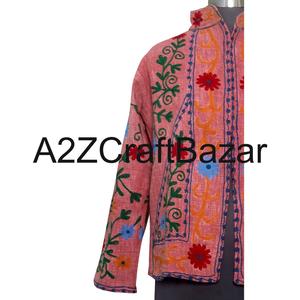 Vêtement d'extérieur matelassé floral vintage, vêtement d'hiver matelassé brodé, veste en coton Suzani TNT fabriquée à la main en Inde, brodée pour femmes - Product Image 2