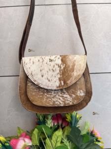 Nuevo estilo de piel de vaca bolso occidental Venta caliente bolso de cuero con flecos con decoración de borlas de letras diseño exclusivo para mujeres - Product Image 2