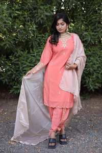 Lancement du tissu de soie pure naturelle Micro Silk Dhoti-Kurti entièrement cousu pour les fêtes à partir de maintenant - Product Image 3