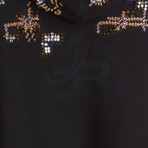 Sweat à capuche brodé de strass pour homme, mélange de coton doux avec un design de cristal accrocheur - Product Image 5