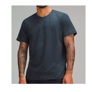 Camiseta Unisex con Cuello Redondo, 100% Algodón, Personalizable con Logotipo, Ajuste Holgado Informal, Diseño Liso, Protección UV, Ecológica y de Secado Rápido - Product Image 4