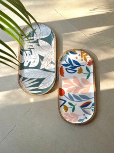 ถาดไม้สำหรับตกแต่งอาหารเรียกน้ำย่อยของหวานและเครื่องดื่มที่มีการออกแบบใบเขตร้อนและดอกไม้ Spathiphyllum - Product Image 4