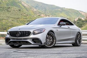 Mercedes-AMG S63 Coupé 700 de 2018 en excellent état, 700 ch, design coupé sans piliers, Designo Alanite Grey Magno, 38 300 milles - Product Image 3