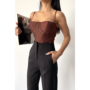 กางเกงขายาวผ้าซาตินสีดำสำหรับผู้หญิง ดีไซน์หรูหราพร้อมดีเทลเข็มขัด - Product Image 2