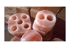 Belle bougie en cristal de sel rose 4 trous fabriquée à la main 2.5-3kg thème de pierre naturelle poli directement usine en gros Pakistan - Product Image 3