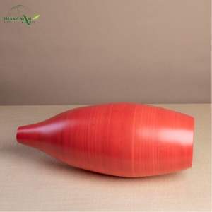 Vase de table en bambou enroulé Art Déco avec finition de couleur audacieuse, écologique et durable - Product Image 4