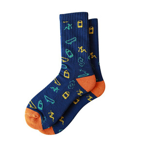 Calcetines de Algodón 100% con Diseño Único y Estampado Creativo para Otoño, Estilo Casual, Look Urbano, Ligeros, Modernos y de Secado Rápido - Product Image 3