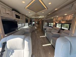 Venta de Autocaravanas Usadas Newmars Dutch Star 2022, Clase A, para 4-6 Pasajeros, Precio de Mayoreo con Descuento - Product Image 4